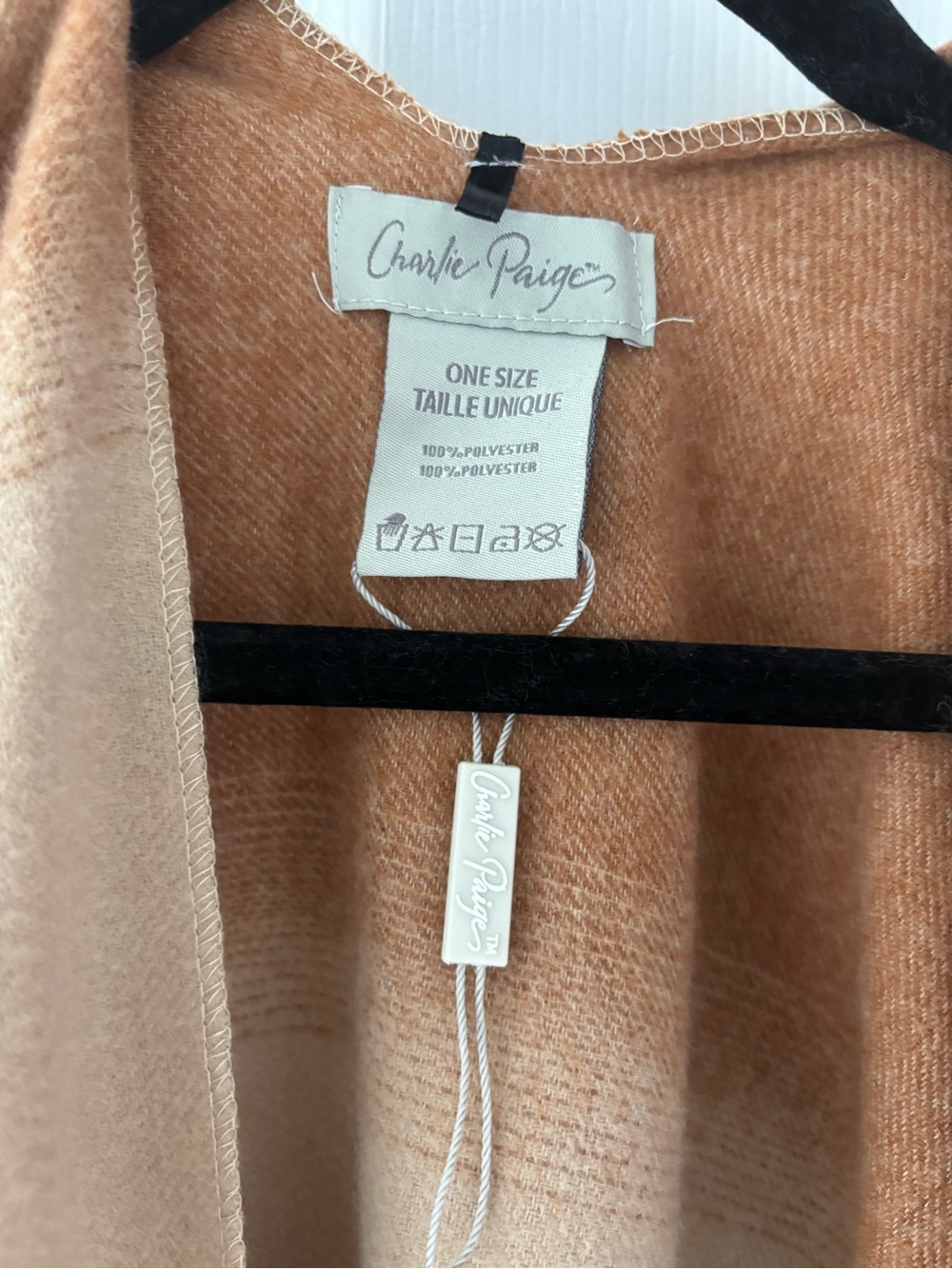 NWT Charlie Paige Ombre Fringe Poncho - Tan, Cream & Gray - Picture 3 of 7